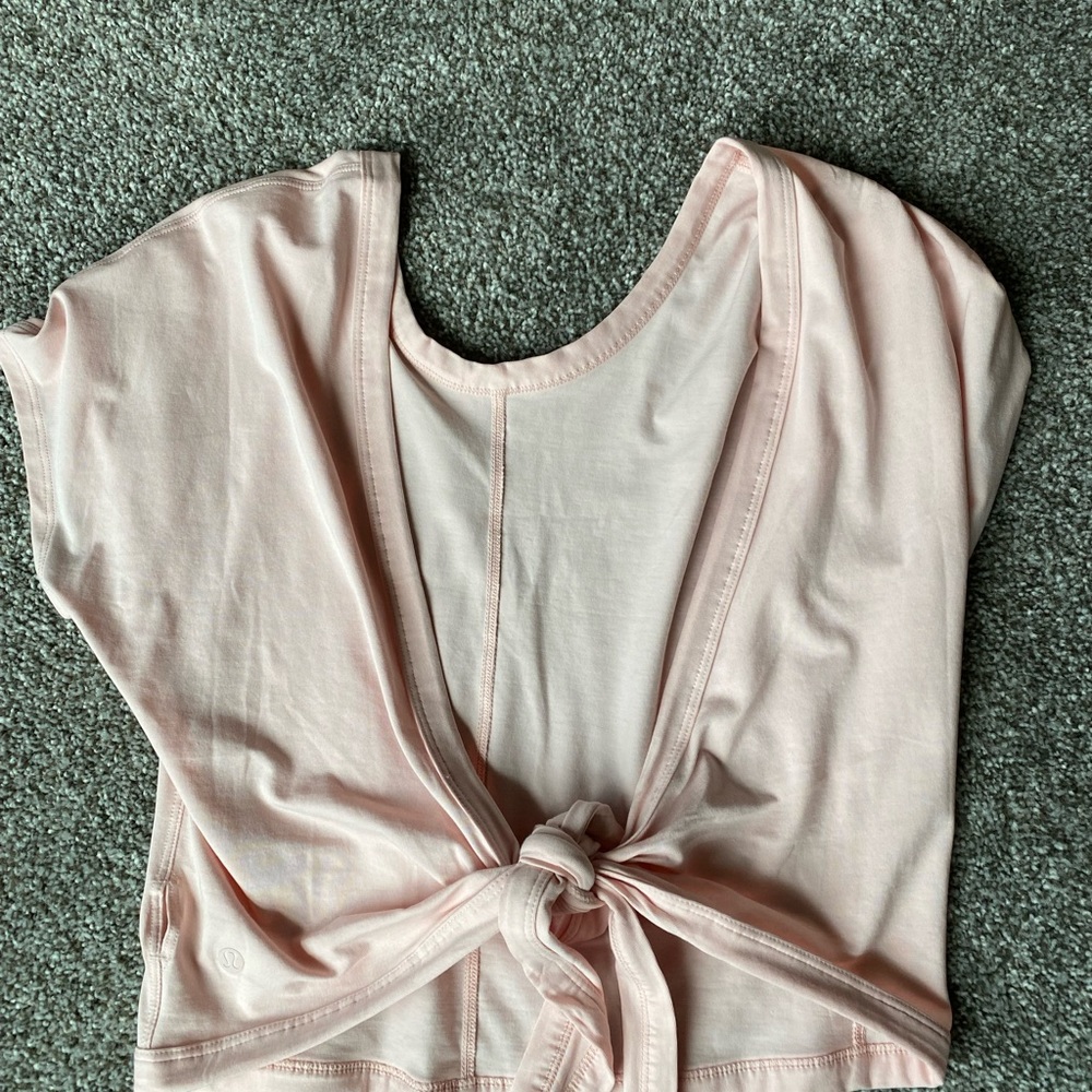 Lululemon open back tee
